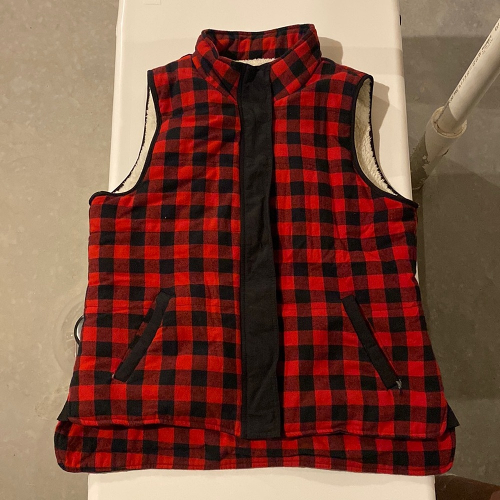 Cambridge Buffalo plaid at with Sherpa lining.  Size L